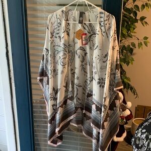 Vince Camuto Neutral Floral-Print Kimono